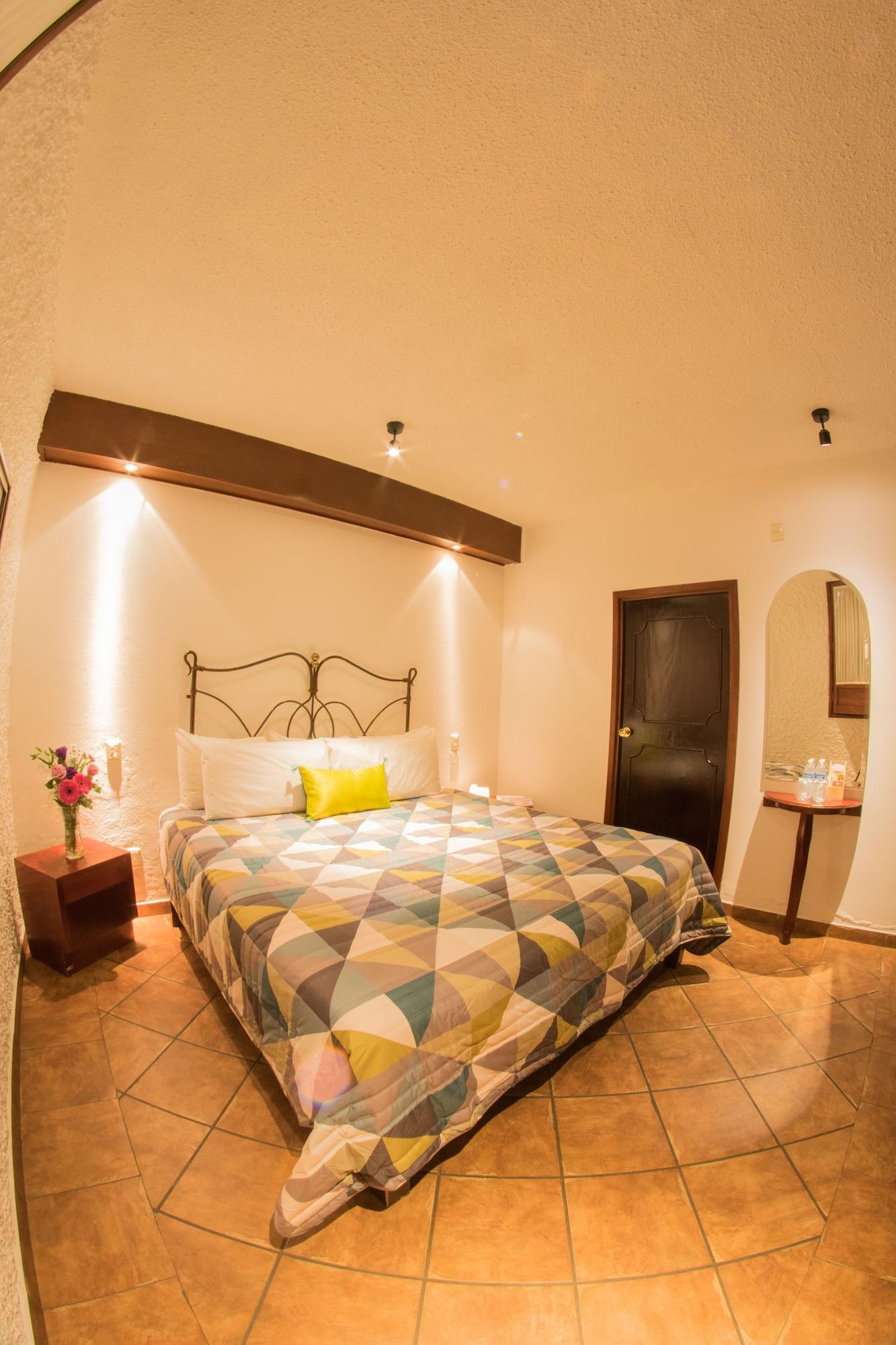 Hotel Meson De Los Remedios Morelia Exterior photo